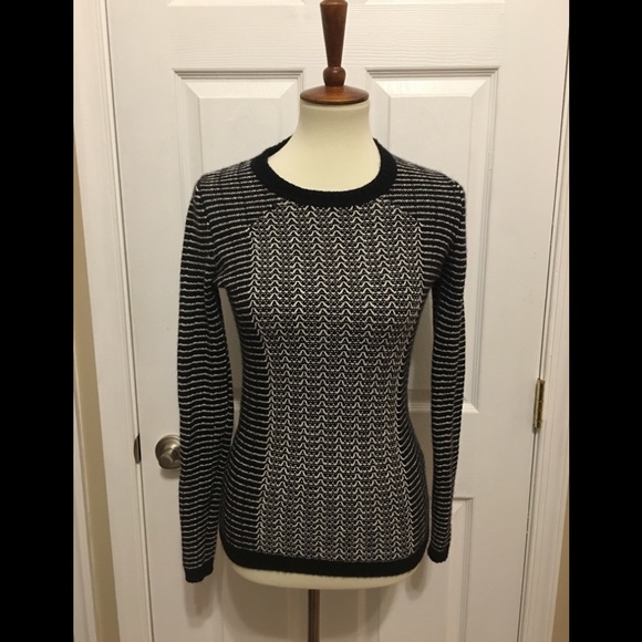 J. Crew Sweaters - J. Crew Pullover Crewneck Sweater Size XS